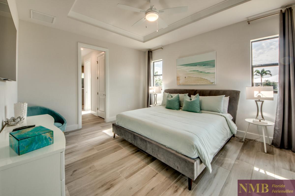 Ferienhaus-Chamo-Cape-Coral_30-Master Bedroom